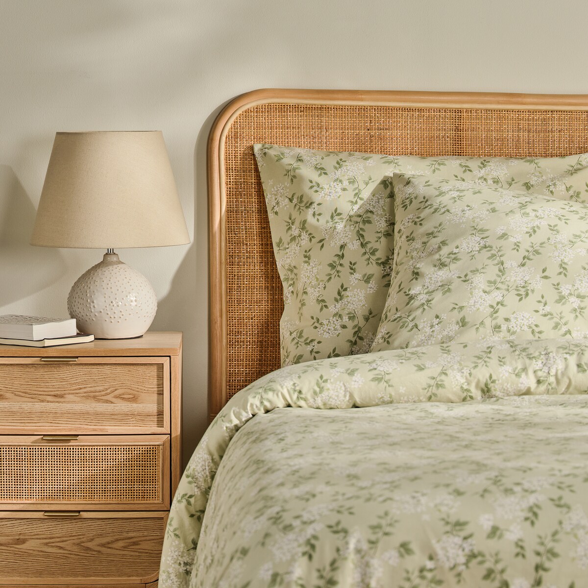 Pościel Bawełniana Silishala 200x220 cm z motywem kwiatowym