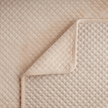 Jednokolorowa narzuta na łóżko Plums 200x220 cm z motywem geometrycznym