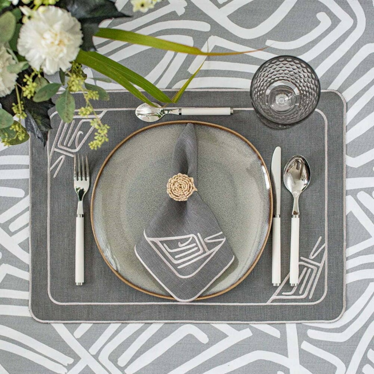 Haftowane podkładki w geometryczny motyw Infinity – komplet 6 szt.