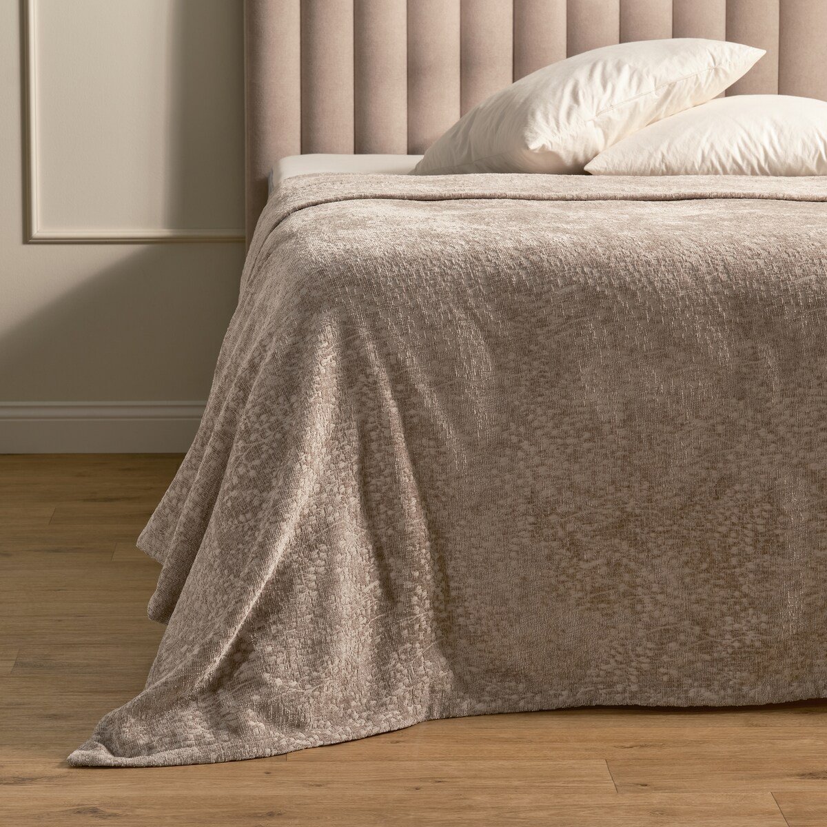 Wzorzysta żakardowa narzuta na łóżko Fretete 200x275 cm z motywem arabeski