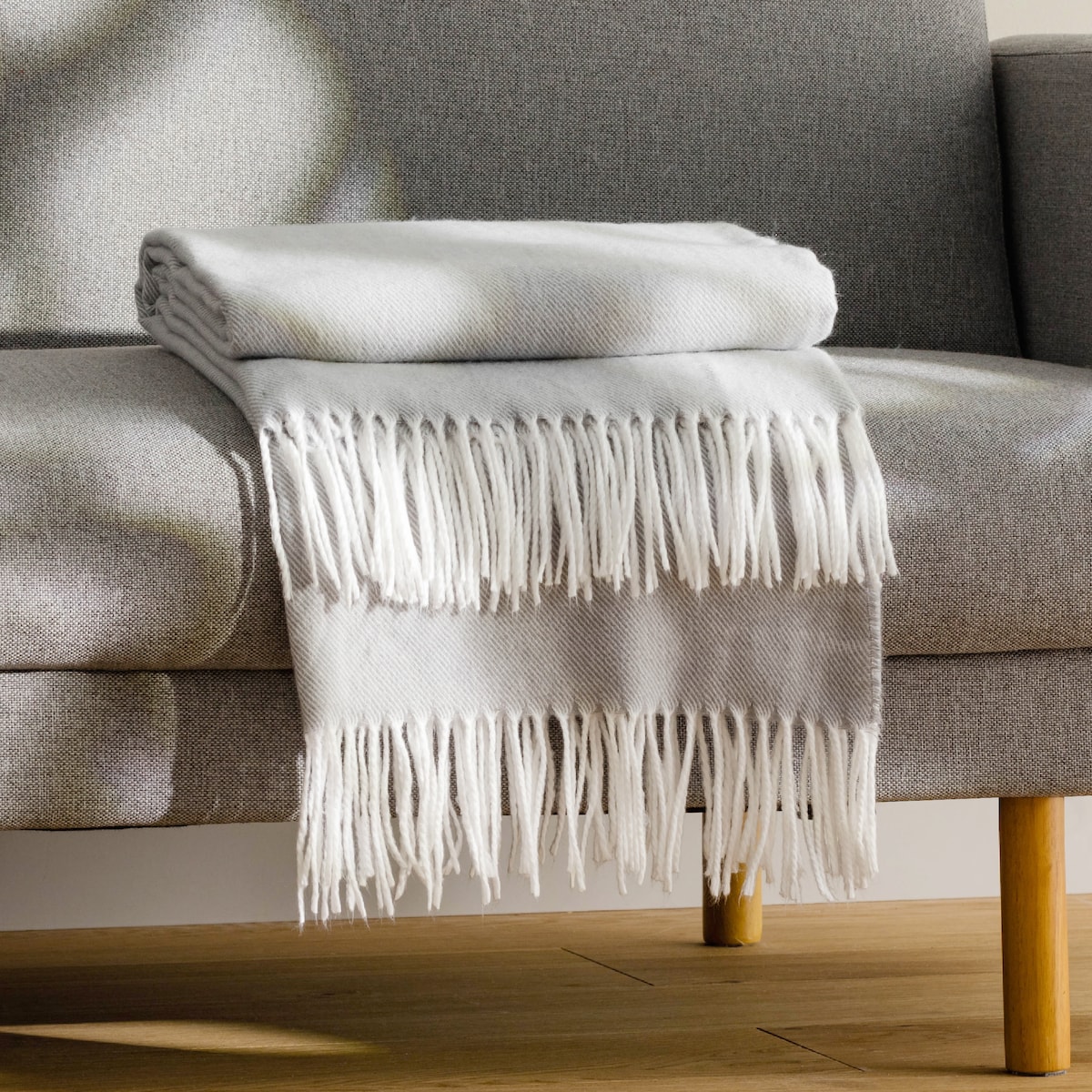 Pled Lekki Tkany z Frędzlami Lomani 150x200 cm