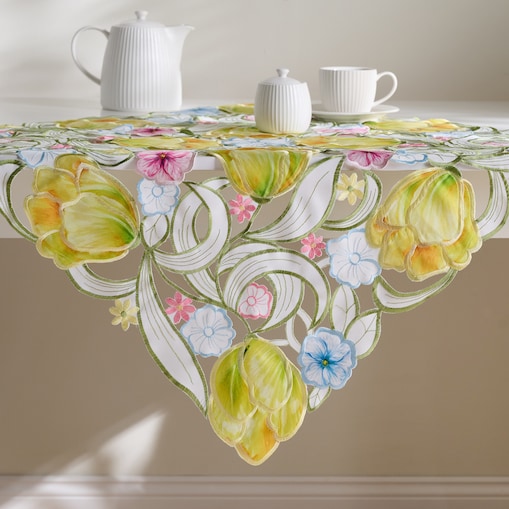 Serweta Haftowana Floresse 80x80 cm z motywem kwiatowym