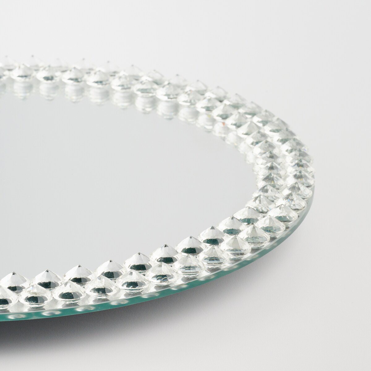 Patera obrotowa Milla z motywem geometrycznym