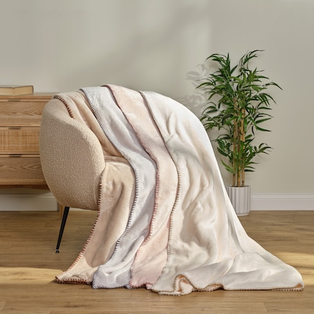 Jednokolorowy koc z wiskozą Maresa 150x200 cm