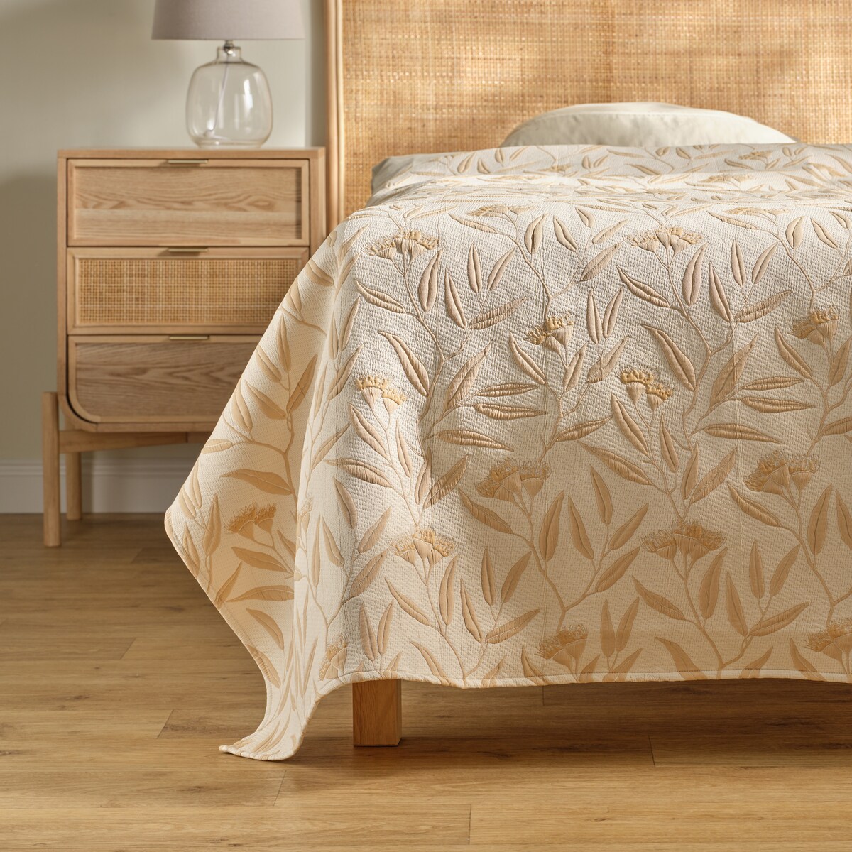 Narzuta Giardino 200x220 cm z motywem liściastym