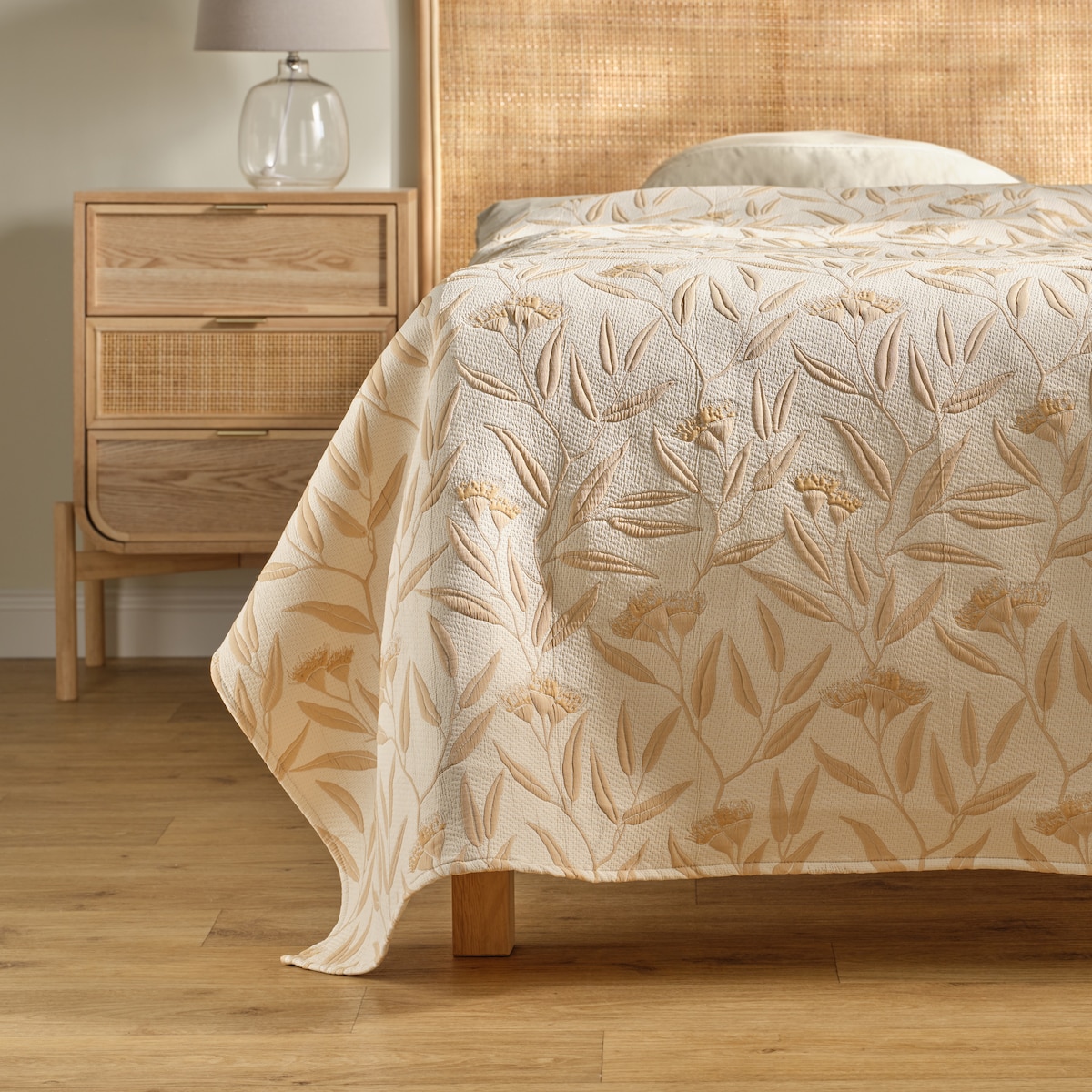 Narzuta Giardino 200x220 cm z motywem liściastym