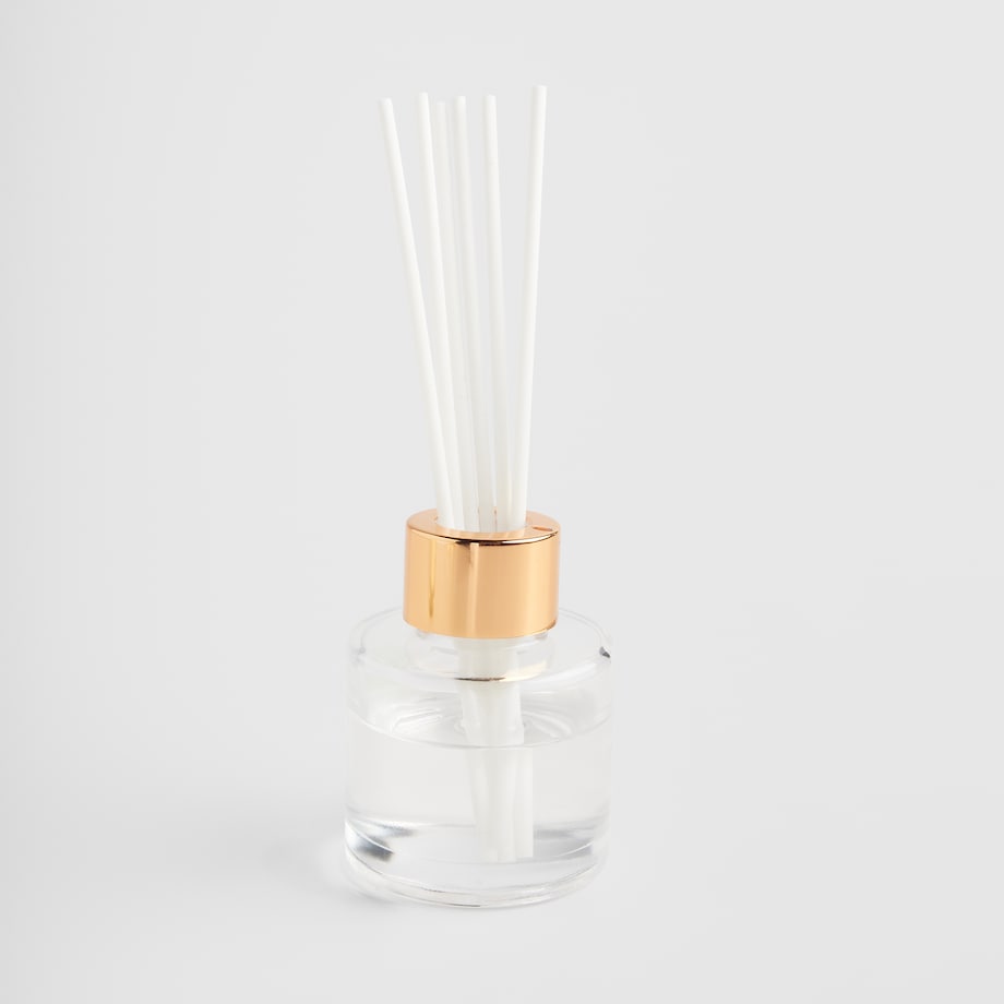 Zestaw świec i odświeżacza cuksi w opakowaniu prezentowym