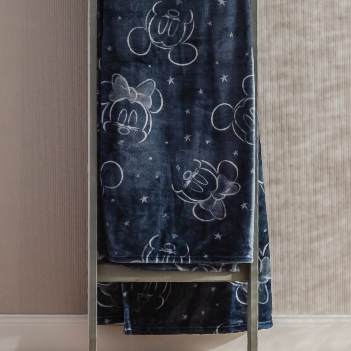 Koc Minnie Night 150x200