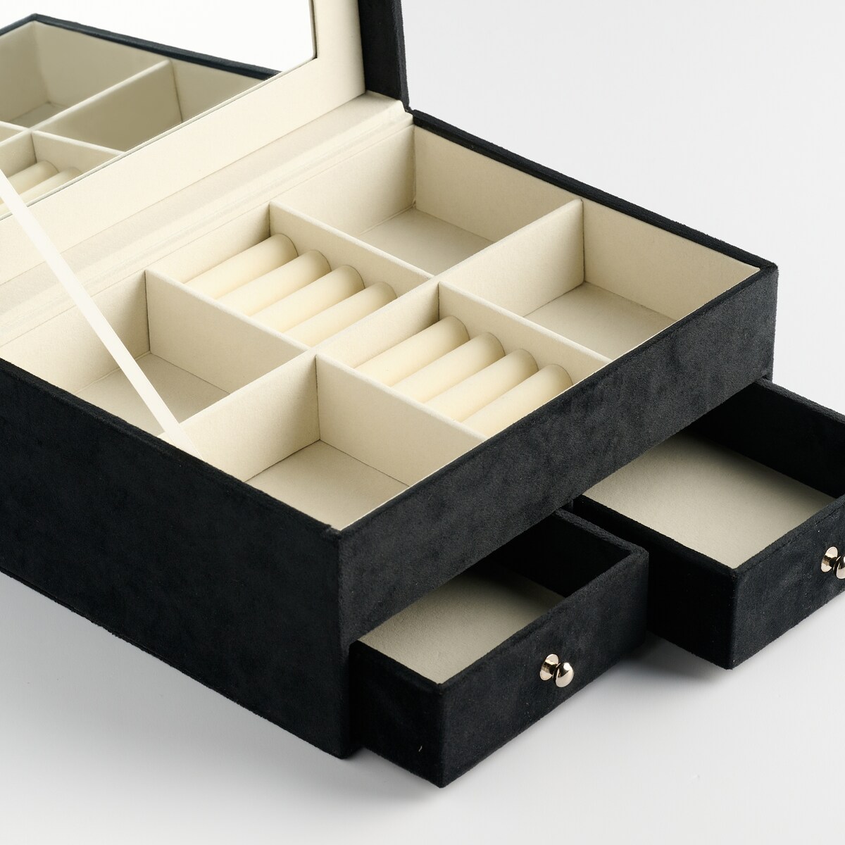Welurowa szkatułka na biżuterią z szufladkami vazante