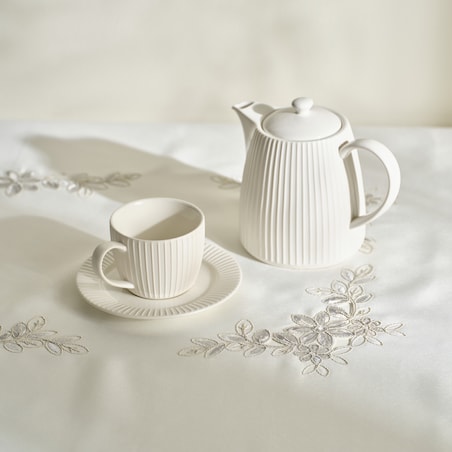 Obrus Adelaida2 130x174 cm z wzorem kwiatowym