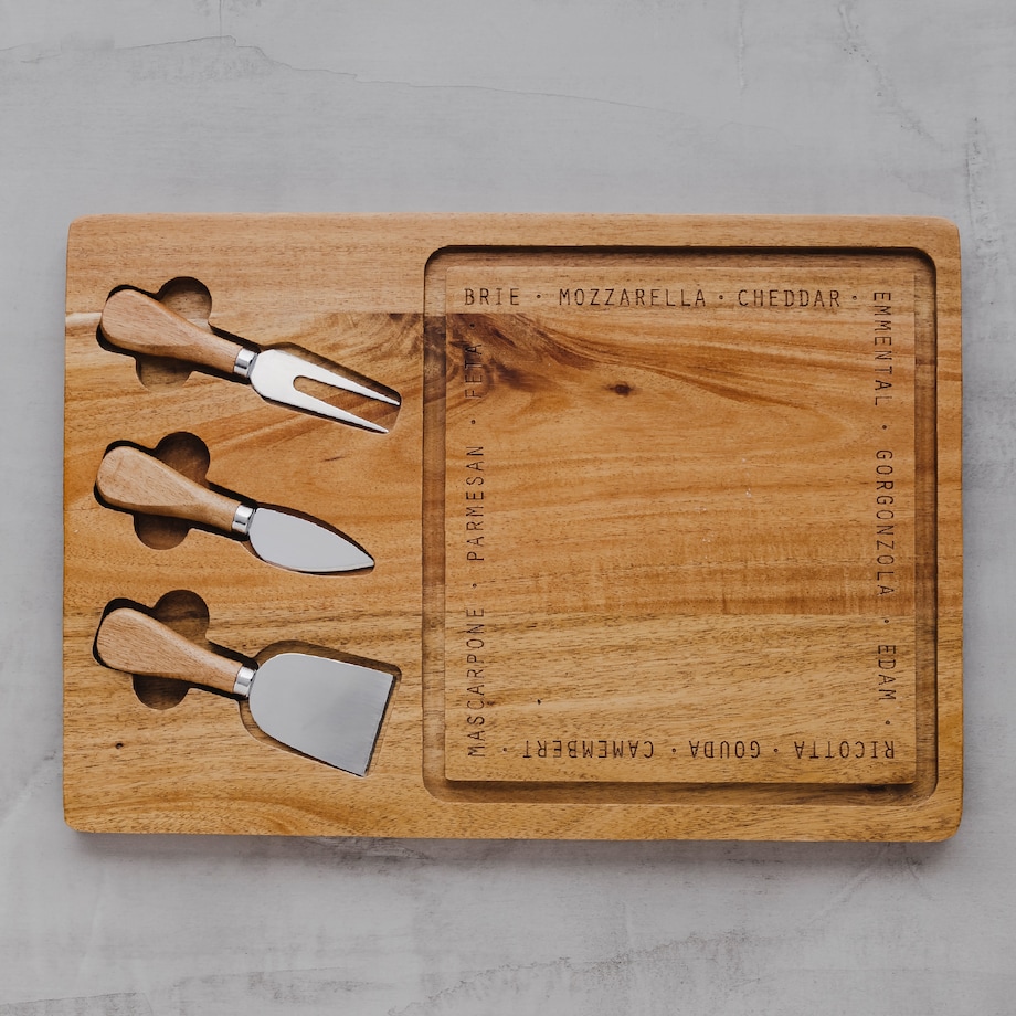 Deska z akacji Queso Grandos do krojenia lub serwowania z motywem napisów