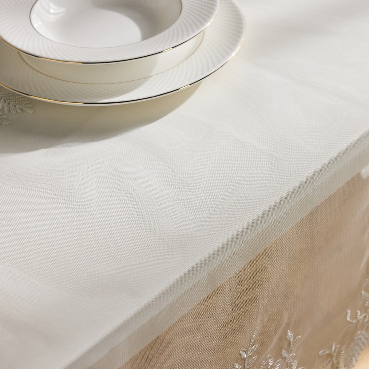 Obrus Haftowany Castrina 150x220 cm