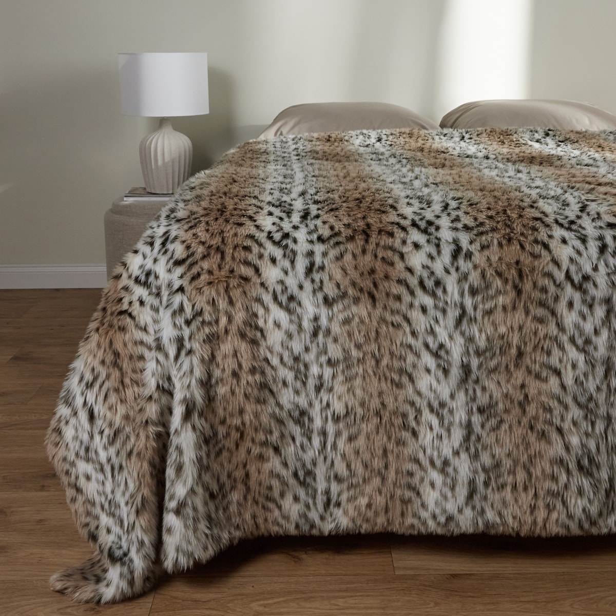 Narzuta Futrzana Felinzia 180x220 cm z motywem zwierzęcym