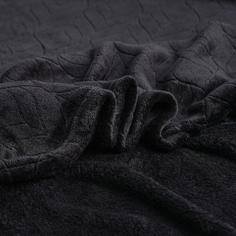 Jednokolorowy koc z wytłoczonym wzorem Violineos 150x200 cm z motywem arabeski