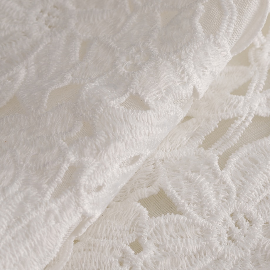 Bieżnik Haftowany Dolores 35x180 cm z motywem kwiatowym