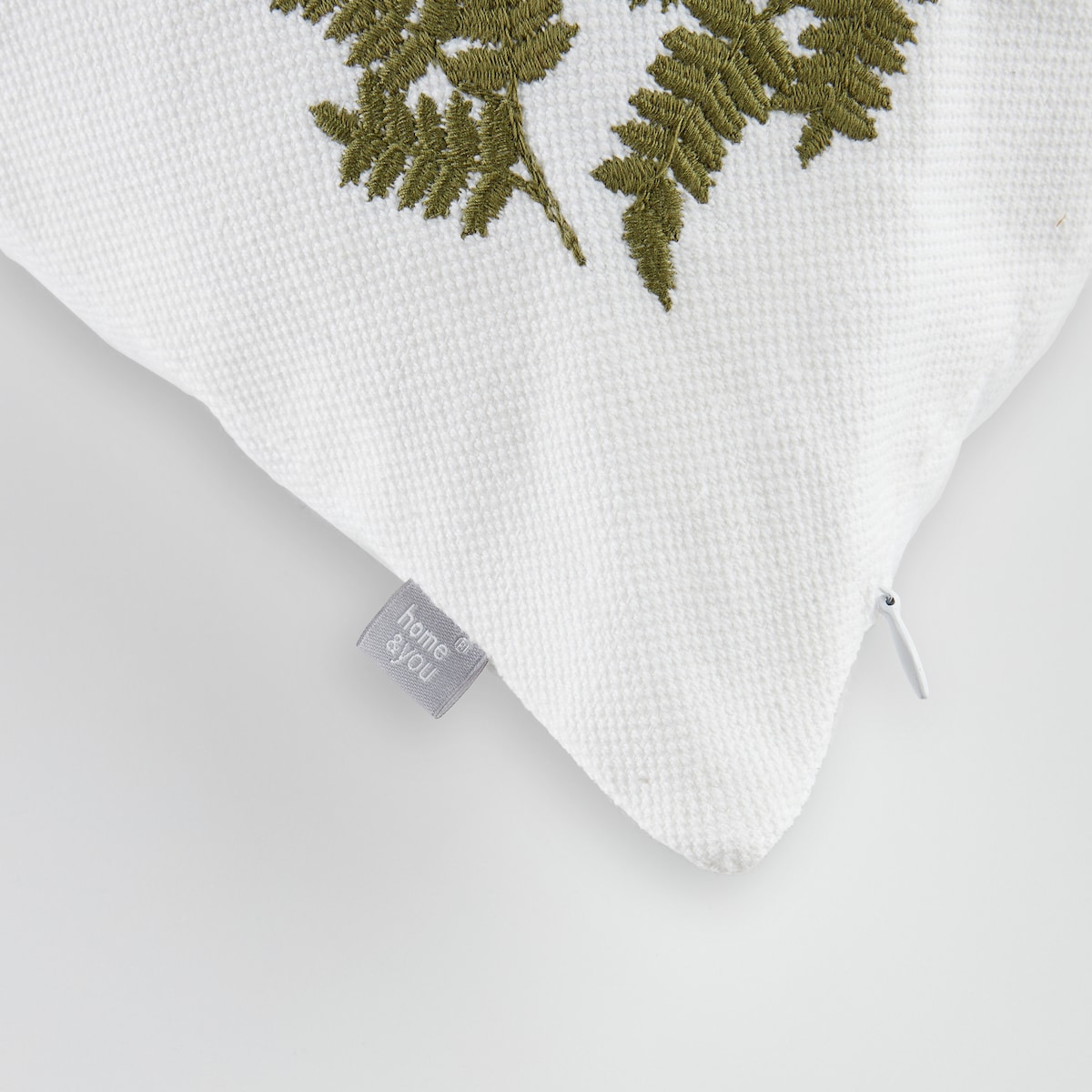 Poszewka Haftowana Fern 45x45 cm z motywem liściastym