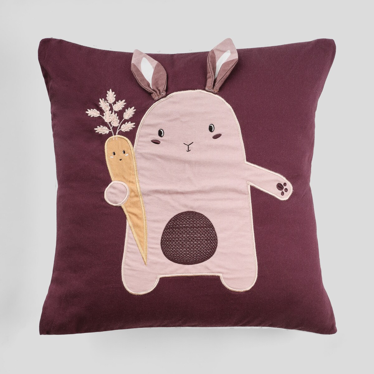 Poszewka Haftowana Harvest 45x45 cm z motywem królika