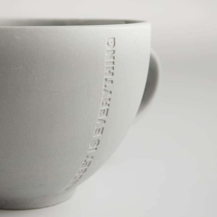 Kubek Aviar z napisami