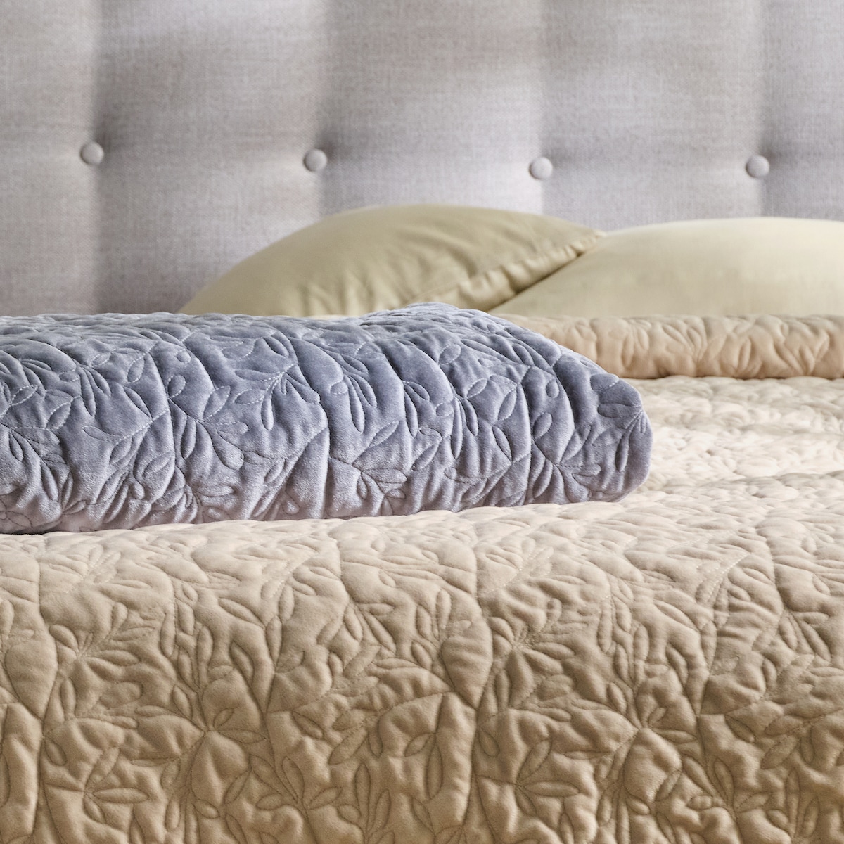 Narzuta Seviana 200x220 cm z motywem arabeski