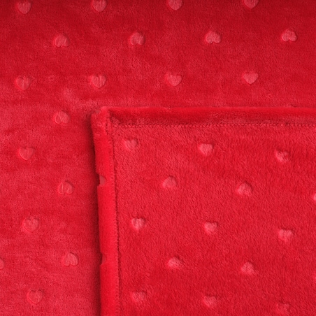 Jednokolorowy koc z wytłoczonym wzorem Kisalis 150x200 cm z motywem serca