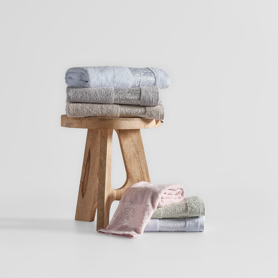 Ręcznik dekoracyjny Arabessi 50x90 cm z motywem arabeski