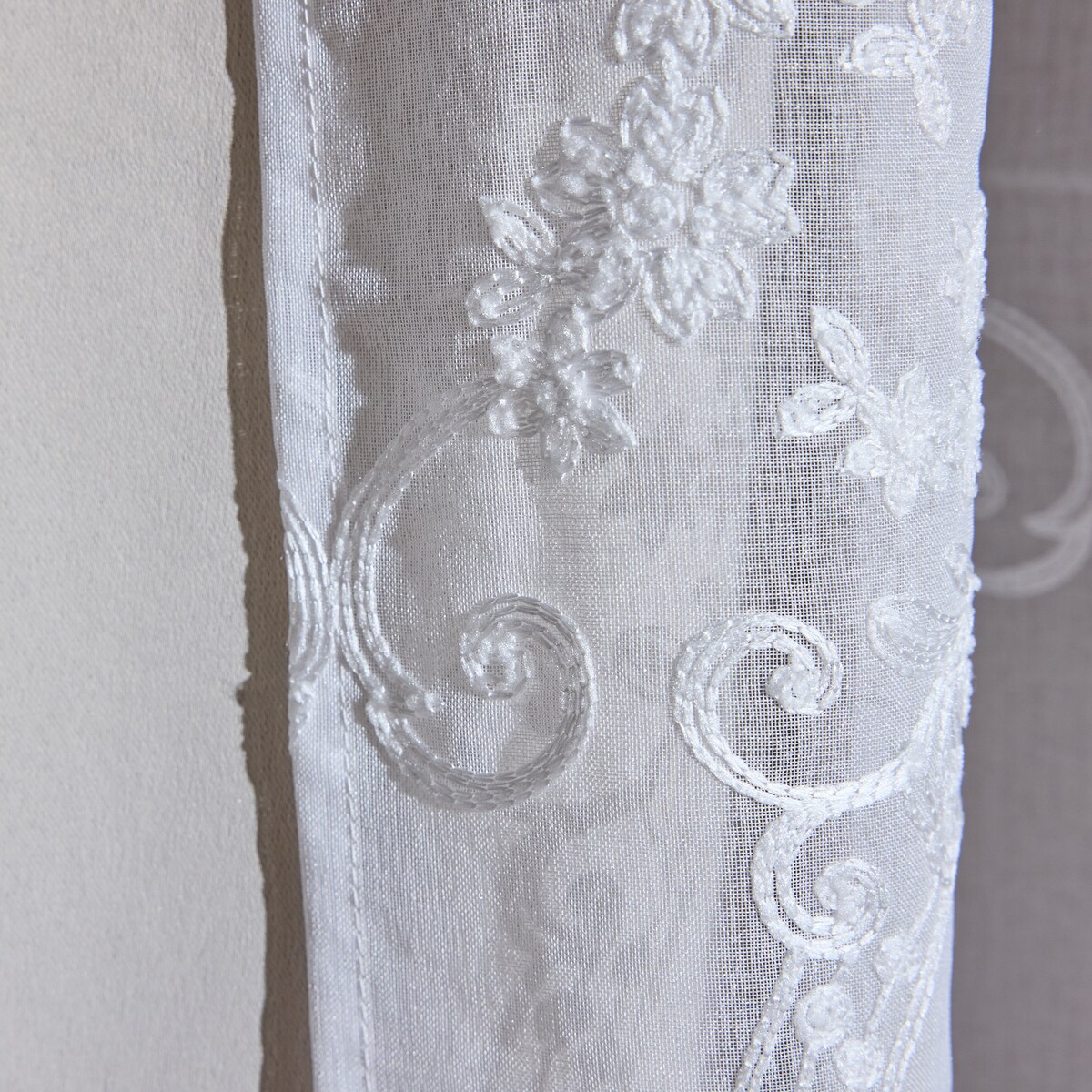 Zasłona zaciemniająca Ariela 140x250 cm
