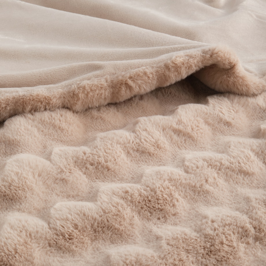 Jednokolorowa futrzana narzuta na łóżko Pilora 180x200 cm