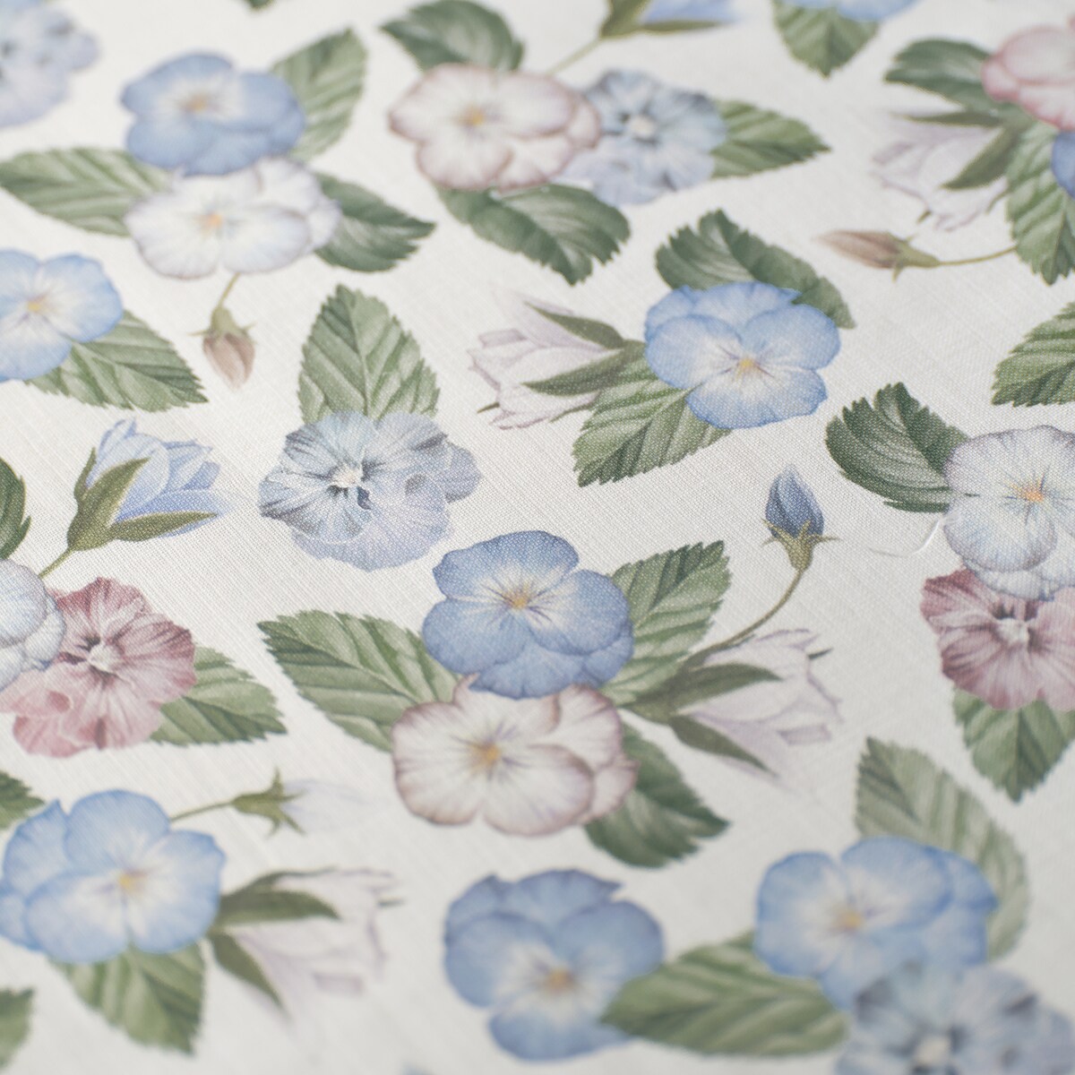 Obrus z nadrukiem Pansiso 130x180 cm z motywem kwiatowym