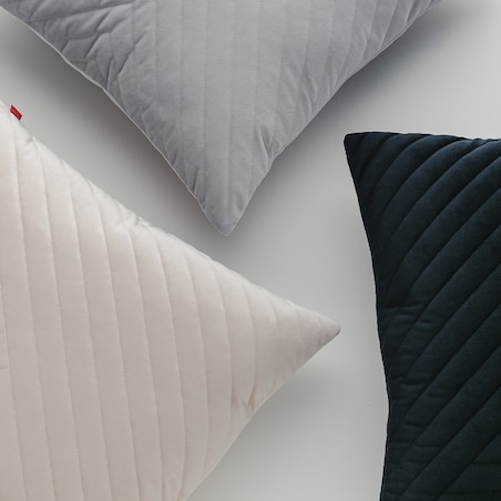 Poszewka welwetowa z geometrycznym przeszyciem Minister