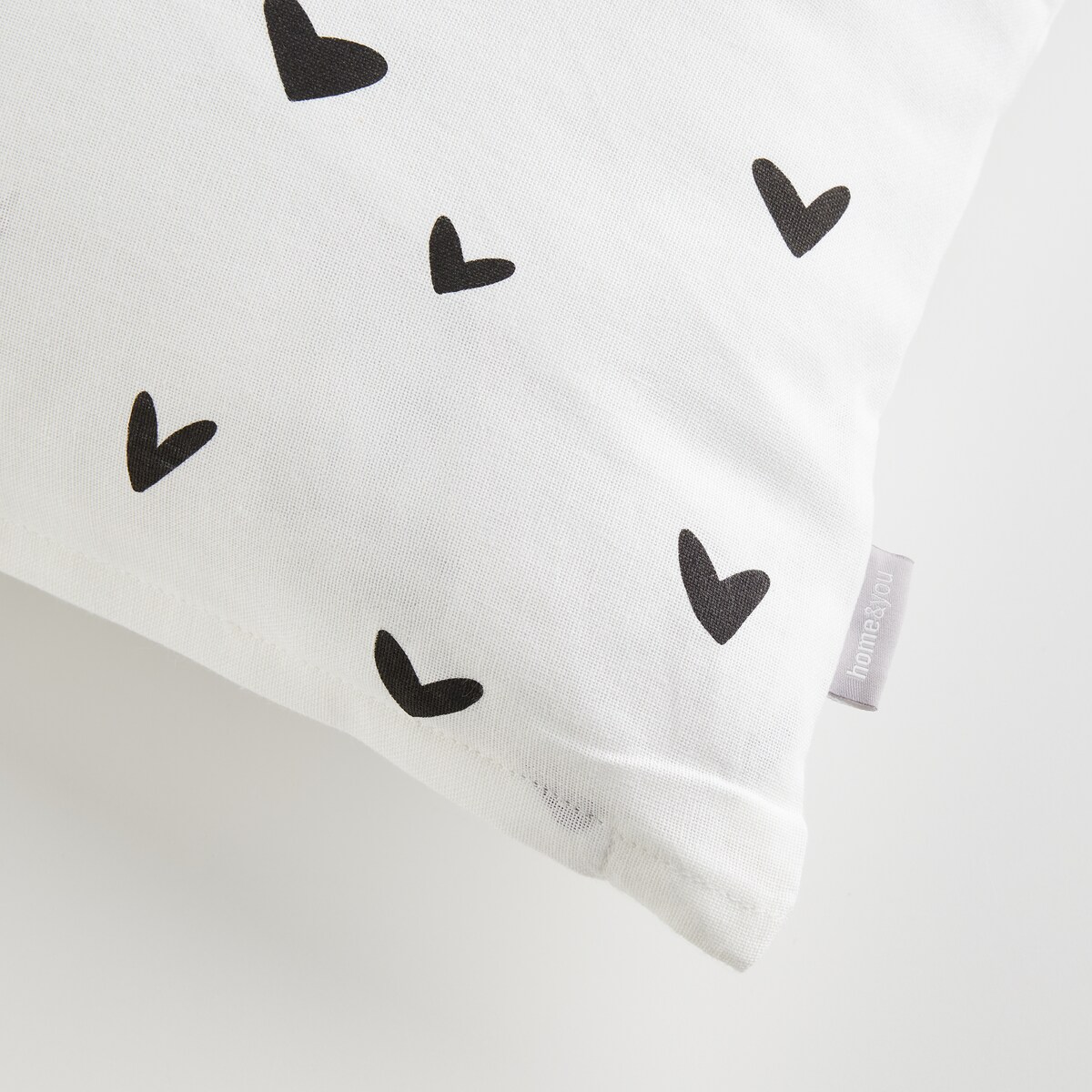 Poszewka Drukowana Mallory 45x45 cm z motywem serc