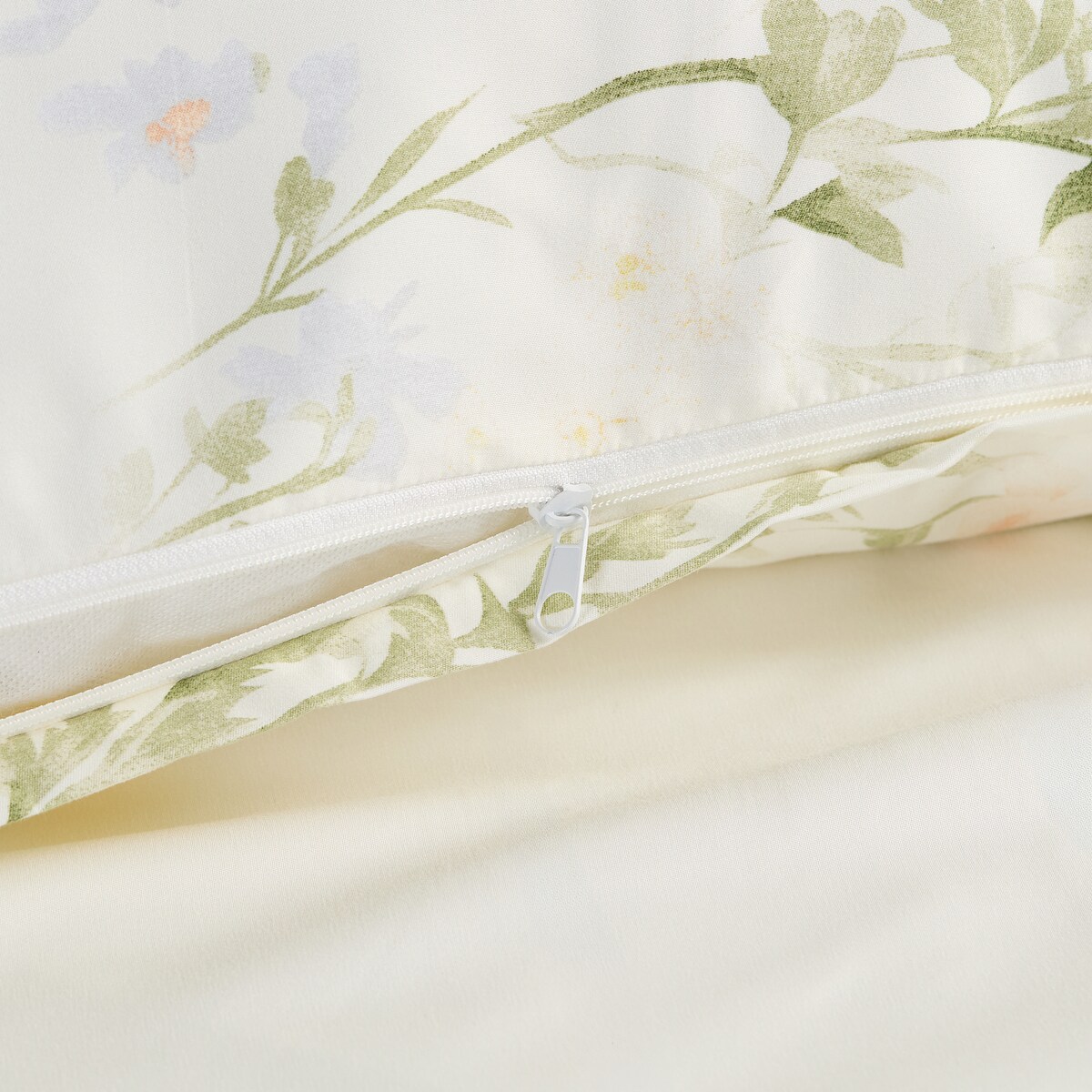 Pościel Z Mikrofibry Laka 200x220 cm z motywem kwiatowym