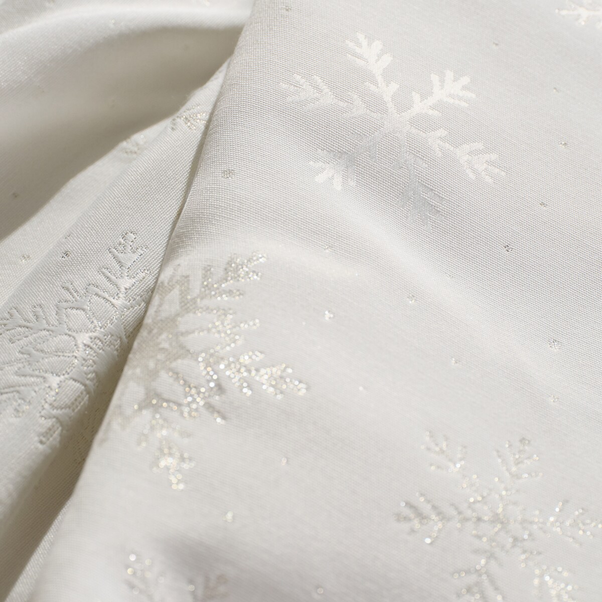 Obrus Żakardowy Preciosita 150x400 cm z motywem śnieżynki