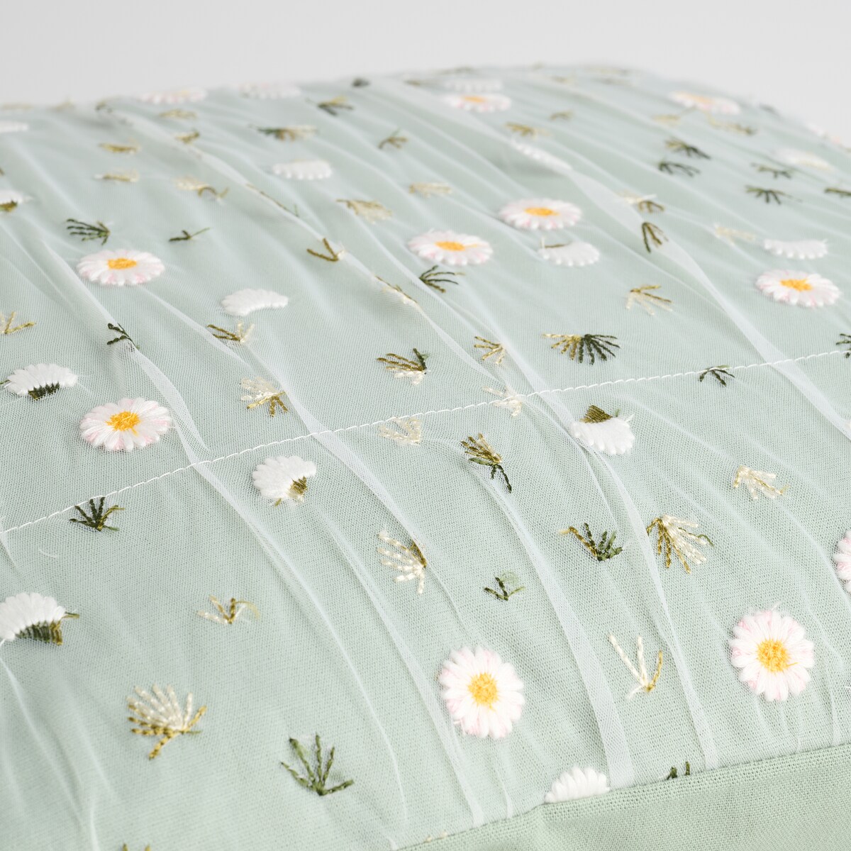 Poszewka Haftowana Ellesmere 45x45 cm z motywem kwiatowym