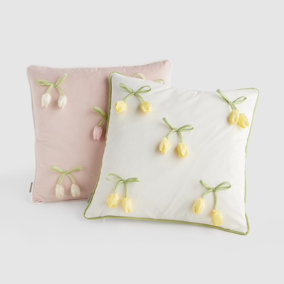 Poszewka Haftowana Broseley 45x45 cm z motywem kwiatowym