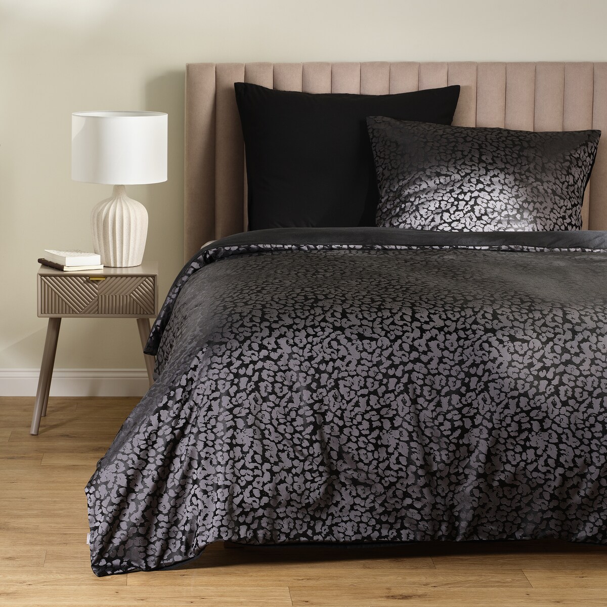 Pościel Żakardowa Pantero 200x220 cm z motywem zwierzęcym