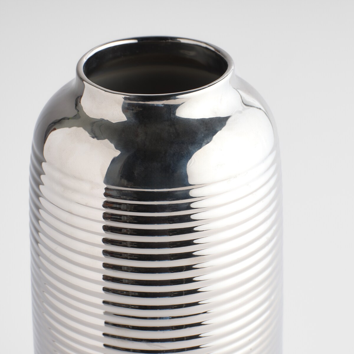 Wazon Vinel z motywem geometrycznym