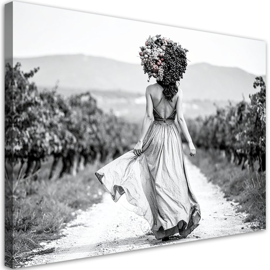 Obraz czarno biały do salonu, Kobieta z owocami na głowie 60x40