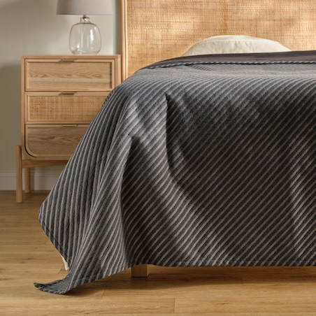 Narzuta Pasera 200x220 cm z motywem geometrycznym