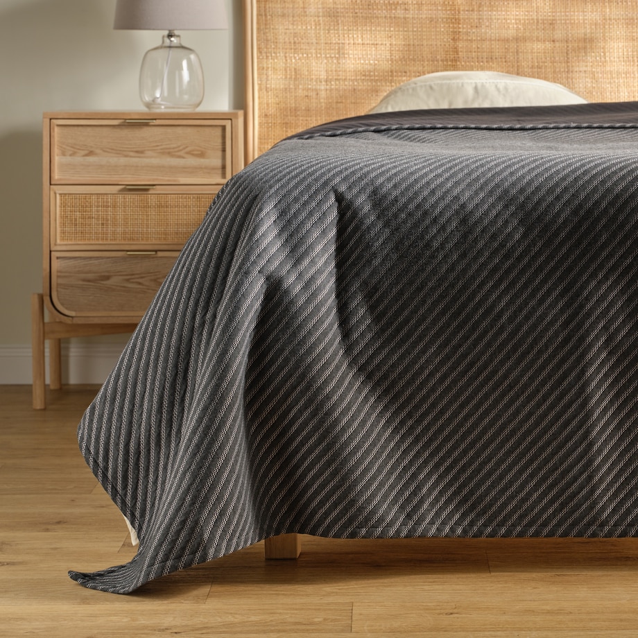 Narzuta Pasera 200x220 cm z motywem geometrycznym