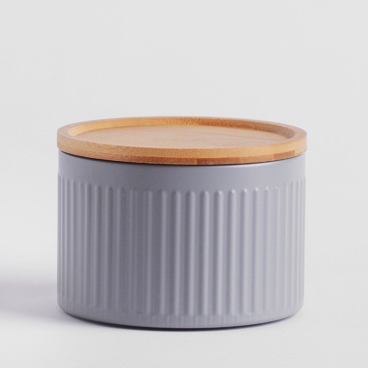Metalowy pojemnik z bambusową pokrywką Lofto 500 ml