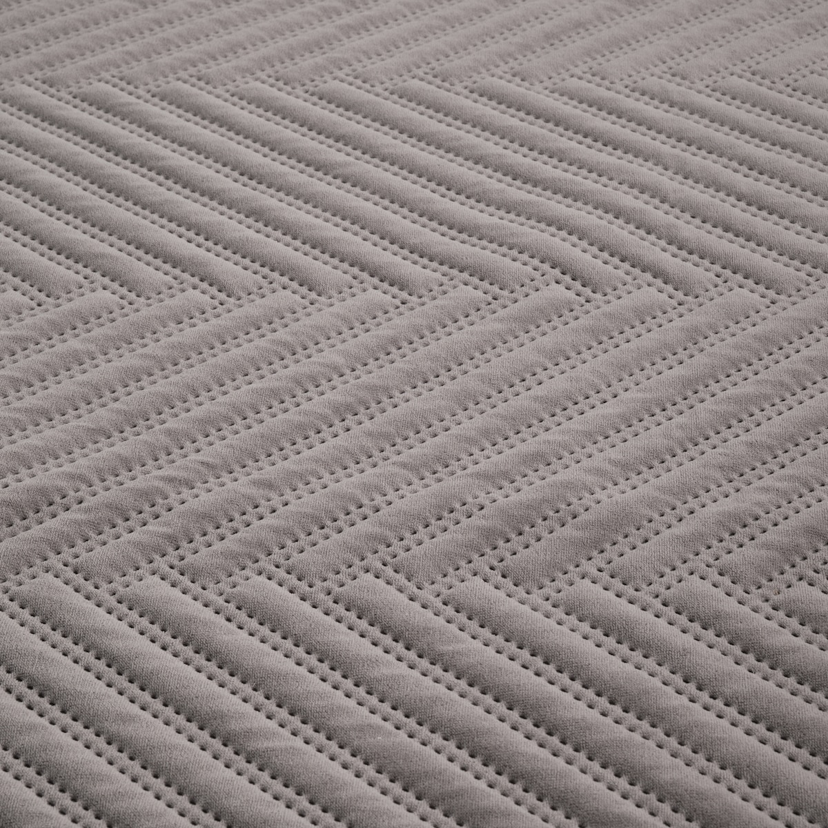 Jednokolorowa narzuta na łóżko z wytłoczonym wzorem Malonis 200x220 cm