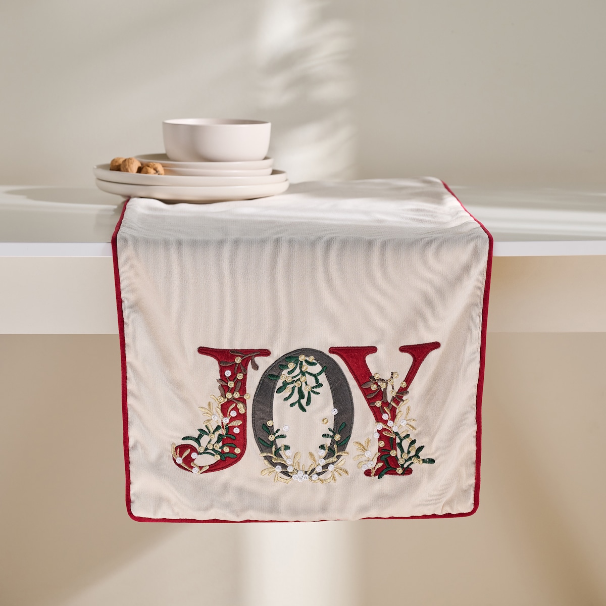 Bieżnik Haftowany Jolino 45x180 cm z motywem napisów