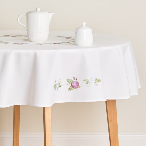 Obrus Haftowany Pansisa z motywem kwiatowym