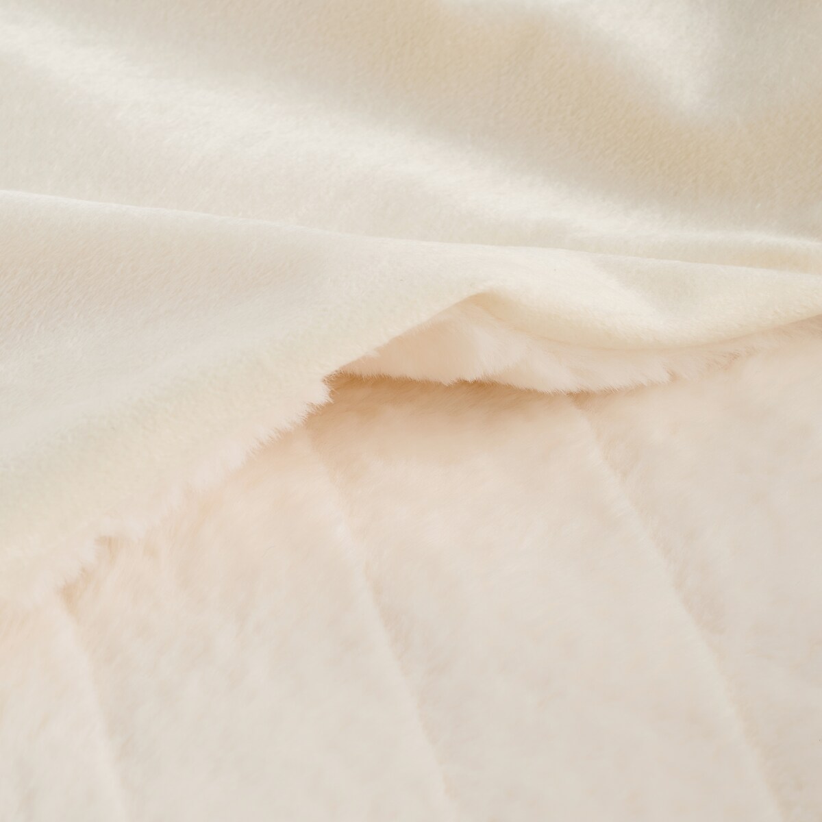 Jednokolorowa futrzana narzuta na łóżko Classolo 180x200 cm