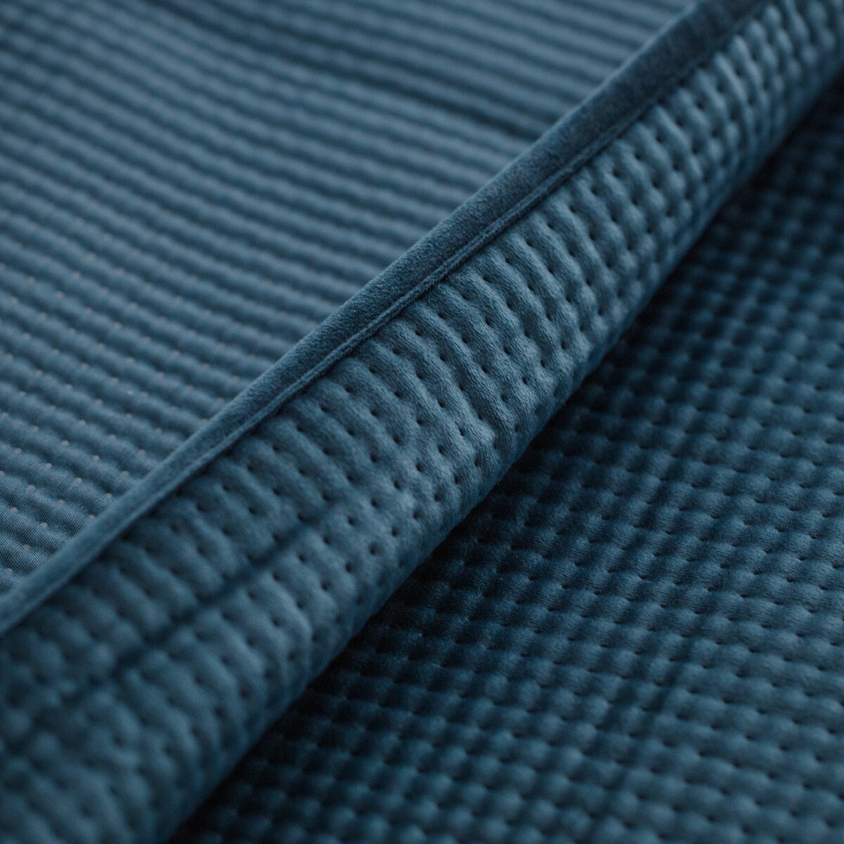 Narzuta Welwetowa w Wytłaczane Drobne Kropki Pontoso 200x220 cm