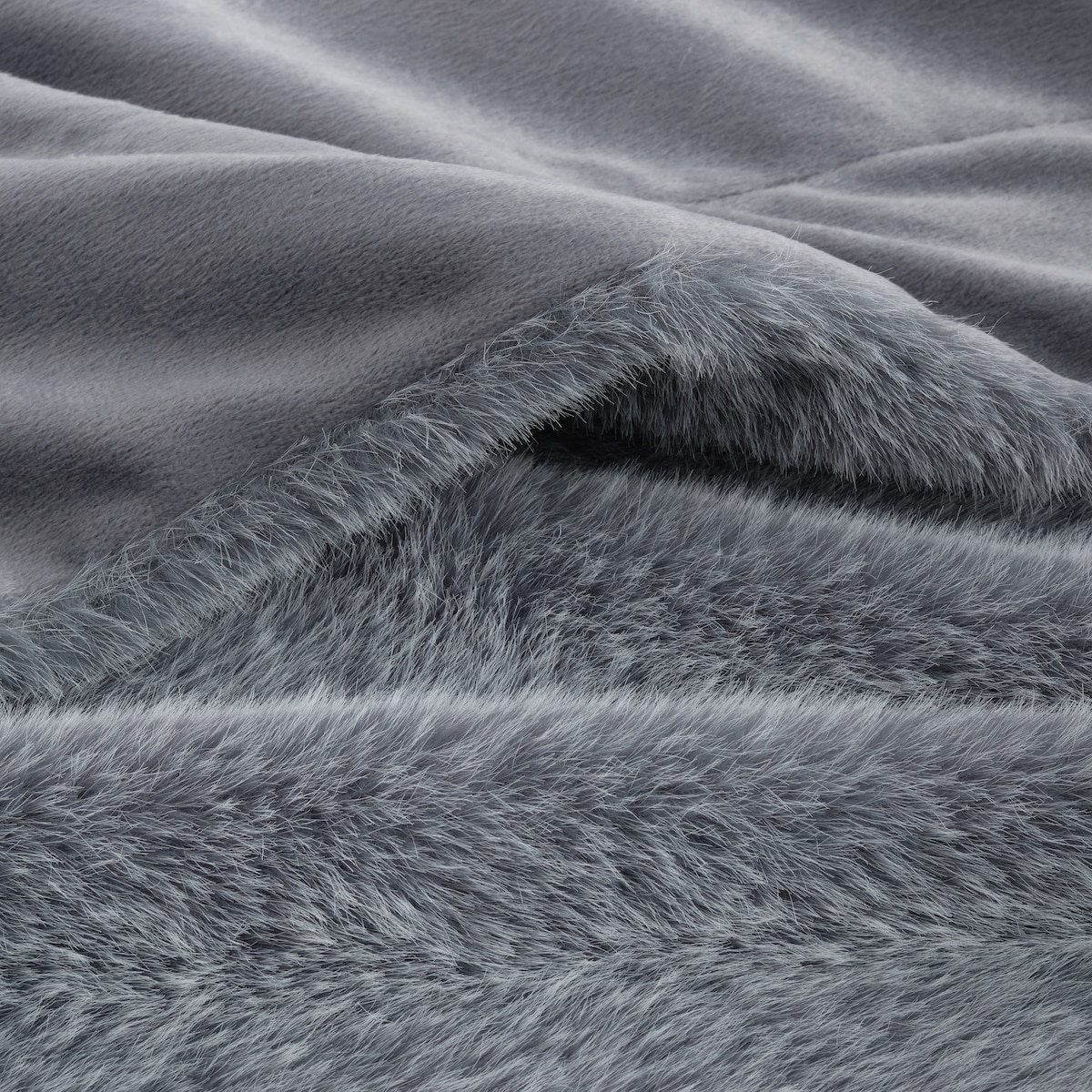 Jednokolorowa futrzana narzuta na łóżko Paranosi 180x200 cm