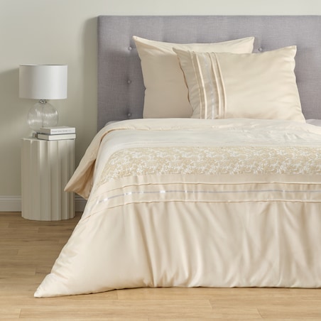 Pościel ze zdobieniem haftowanym Jasme 200x220 cm z motywem roślinnym