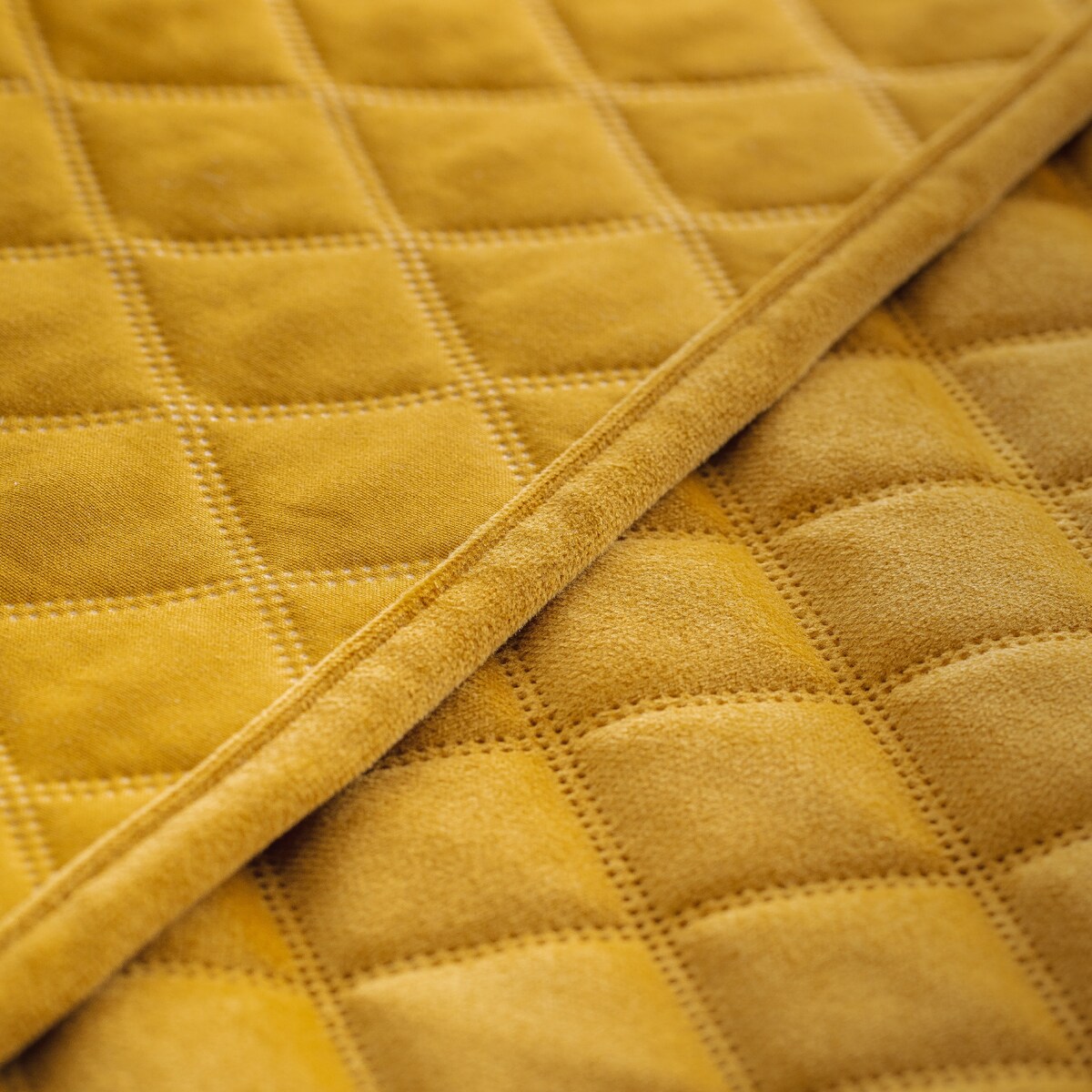 Narzuta Welwetowa w Wytłaczany Geometryczny Wzór Mismi 200x220 cm