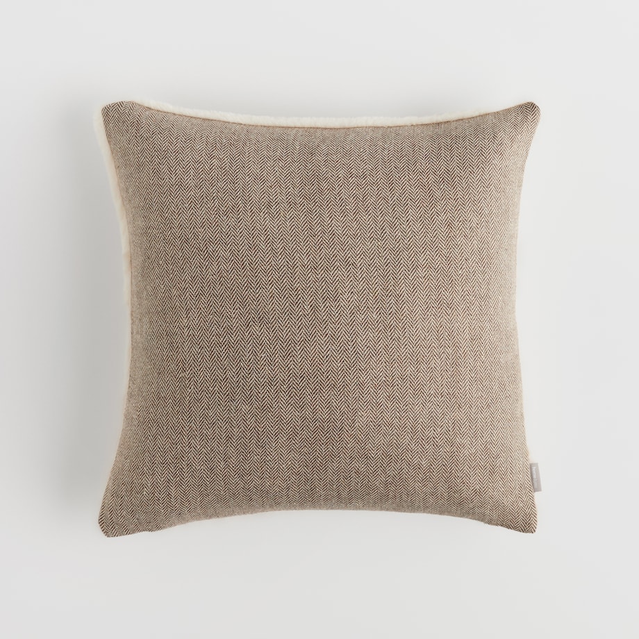 Poszewka Futrzana Antleris 45x45 cm z motywem renifera