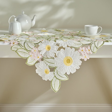 Serweta Haftowana Feris 80x80 cm z motywem kwiatowym